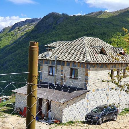 Hôtel Bujtina E Tomorrit à Ujanik Extérieur photo