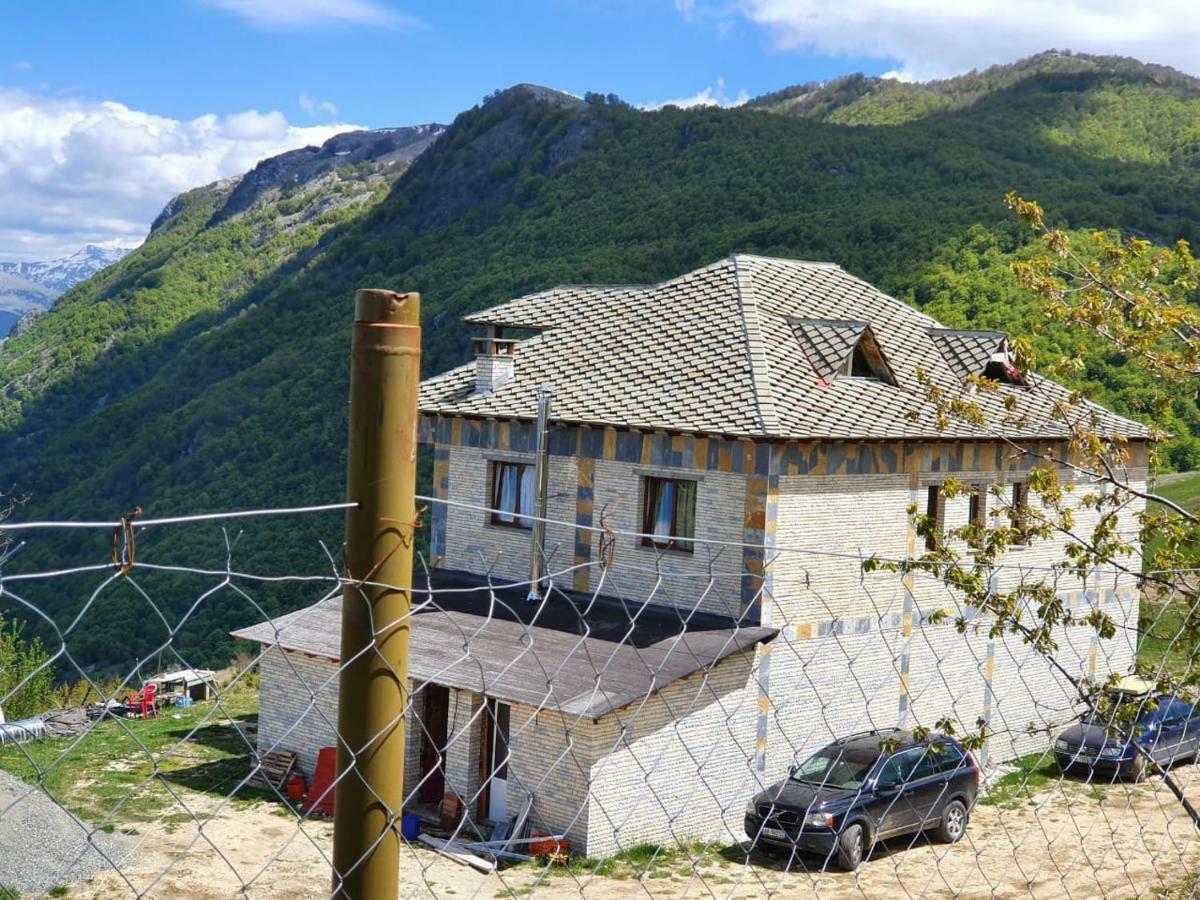 Hôtel Bujtina E Tomorrit à Ujanik Extérieur photo