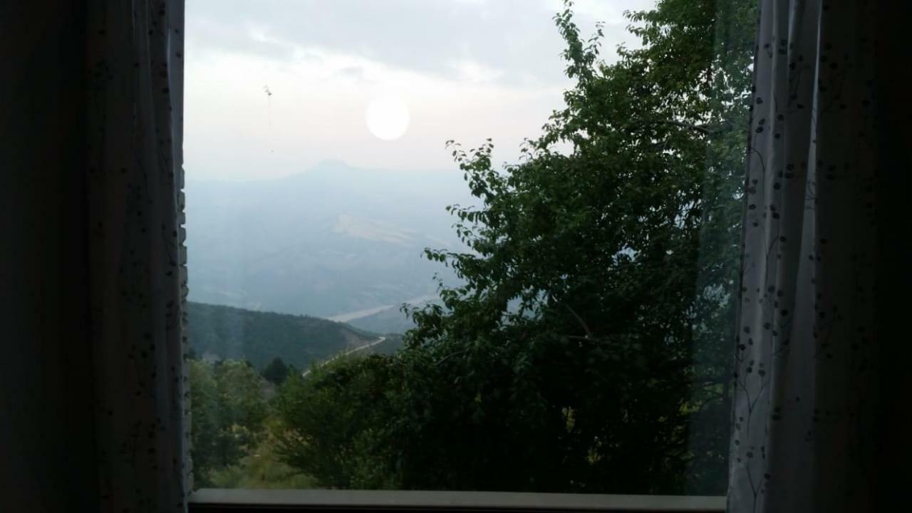 Hôtel Bujtina E Tomorrit à Ujanik Extérieur photo
